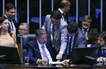 Por projeto aprovável, Lira quer mudanças no PL das Fake News e já debate com relator